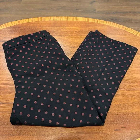 Talbots Kick Crop Pants in Holiday Dot Sz‎ 12 Black & Red Shimmering Polka Dots - Picture 15 of 16